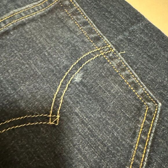 Levi’s Men’s 541 Athletic Fit Dark Wash Tapered Jeans - Size 42x32 - Picture 7 of 8